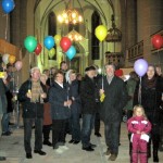 november-2014-stadtkirche-luftballons-trugen-wünsche-weiter